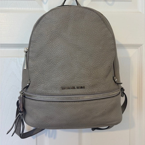 MICHAEL KORS Rhea Medium‎ Grey Leather Backpack